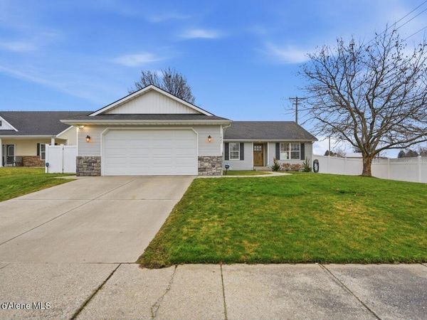 1627 W Cardinal Ave, Hayden, ID 83835