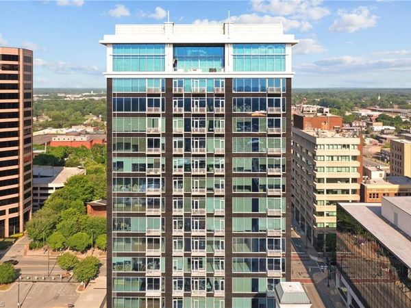 201 N Elm Street, Unit 301, Greensboro, NC 27401