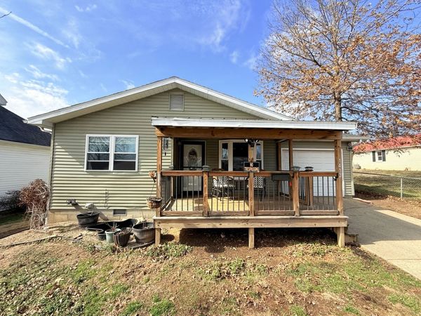 1413 S Mckinley Street S, Harrisburg, IL 62946
