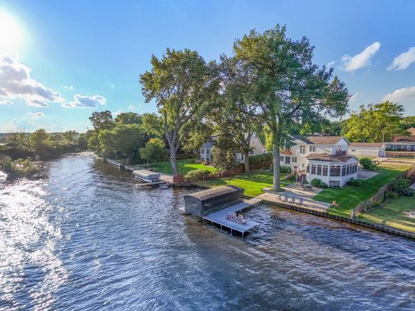 27771 W Lake Shore Drive, Spring Grove, IL 60081