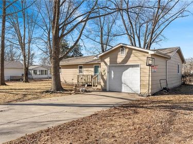 18958 S 1491 Road, Nevada, MO 64772