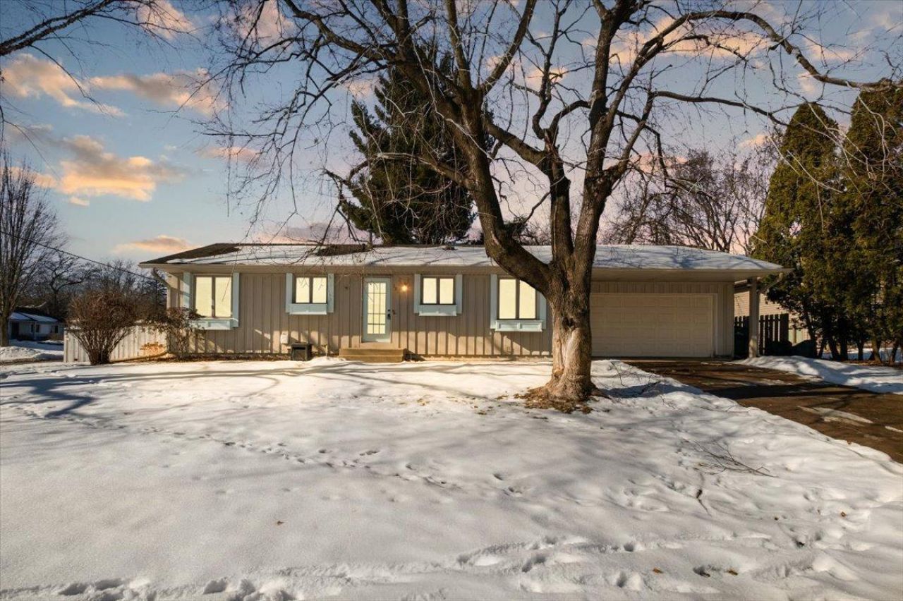 196 Cottonwood Court, Stillwater, MN 55082 Main Photo