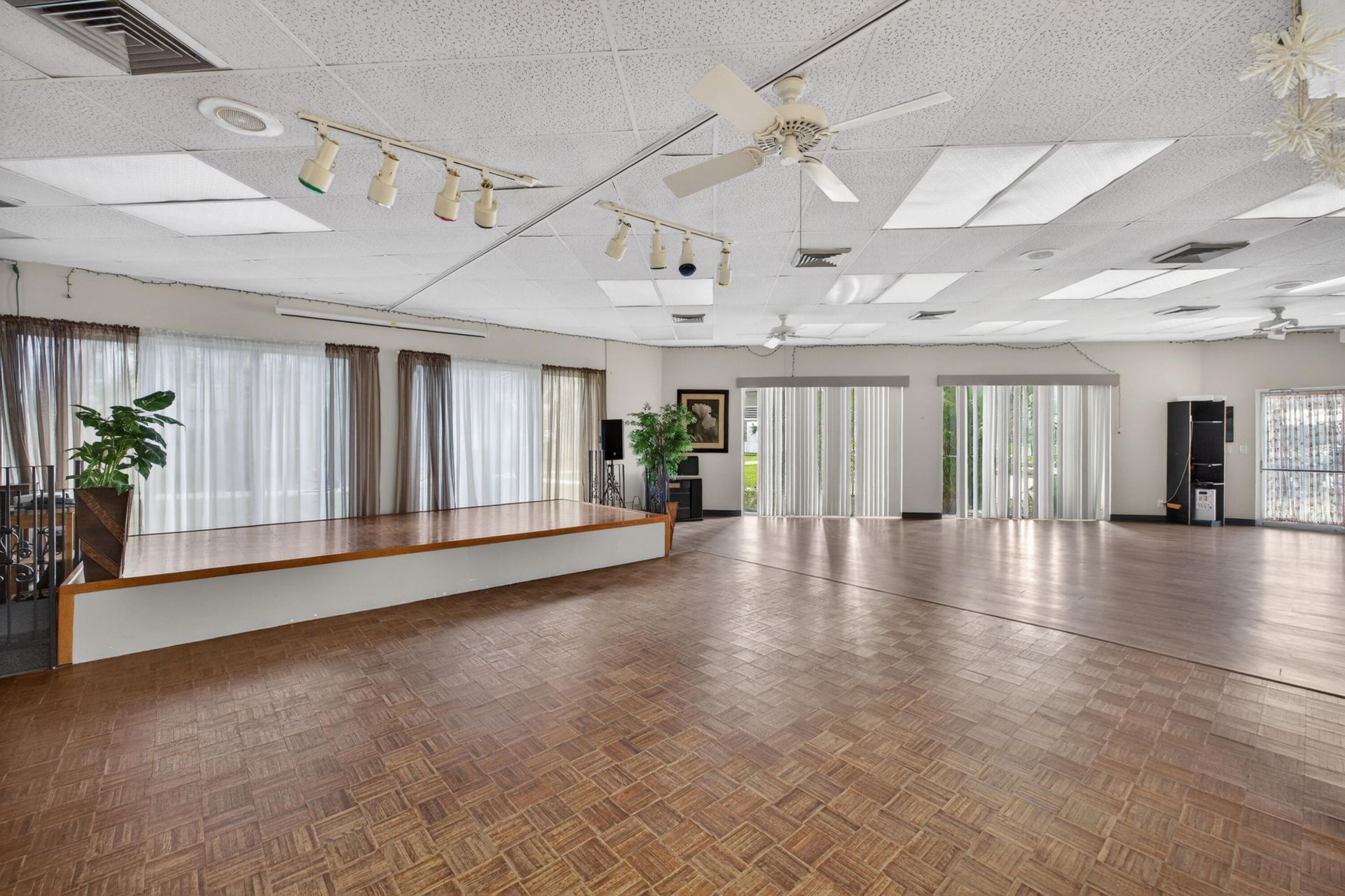 4850 NW 29 Court, Unit 327, Lauderdale Lakes, FL 33313 Photo