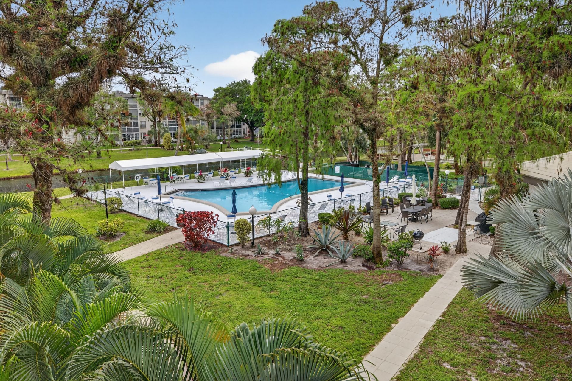 4850 NW 29 Court, Unit 327, Lauderdale Lakes, FL 33313 Photo