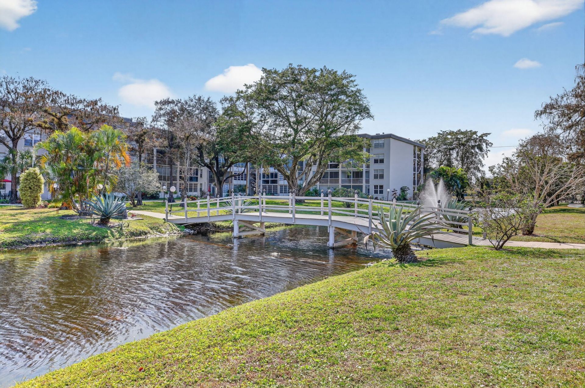 4850 NW 29 Court, Unit 327, Lauderdale Lakes, FL 33313 Photo