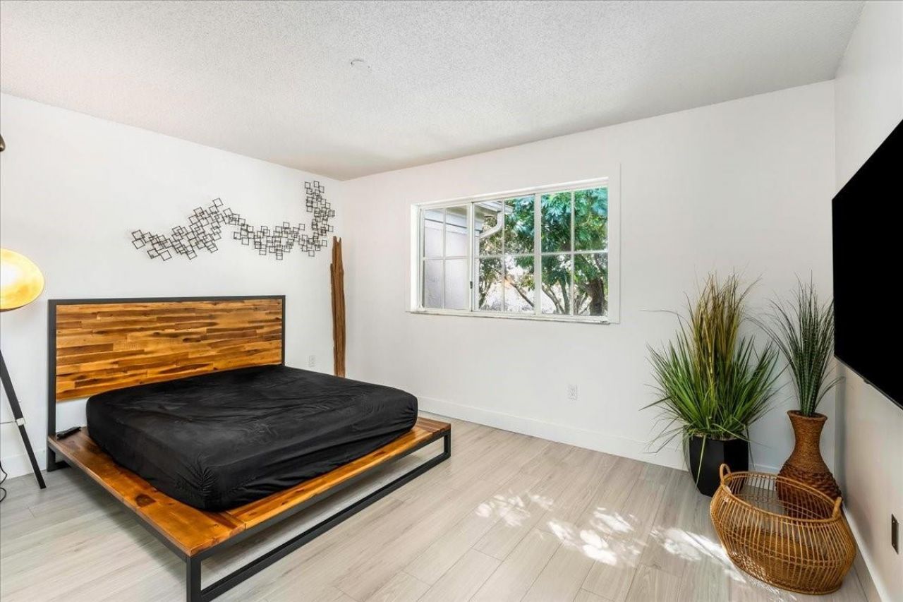 2452 Centergate Drive, Unit 202, Miramar, FL 33025 Photo