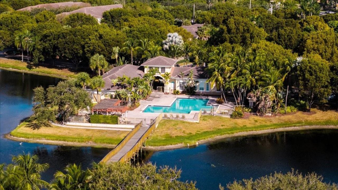 2452 Centergate Drive, Unit 202, Miramar, FL 33025 Photo