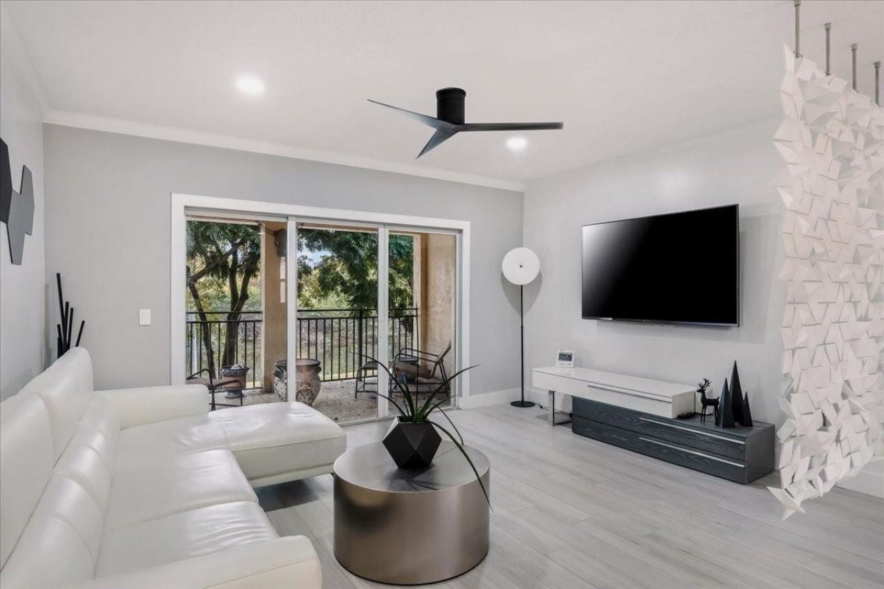 2452 Centergate Drive, Unit 202, Miramar, FL 33025 Photo