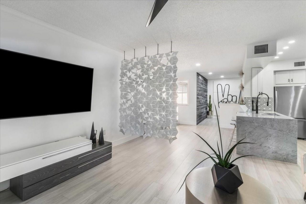 2452 Centergate Drive, Unit 202, Miramar, FL 33025 Photo