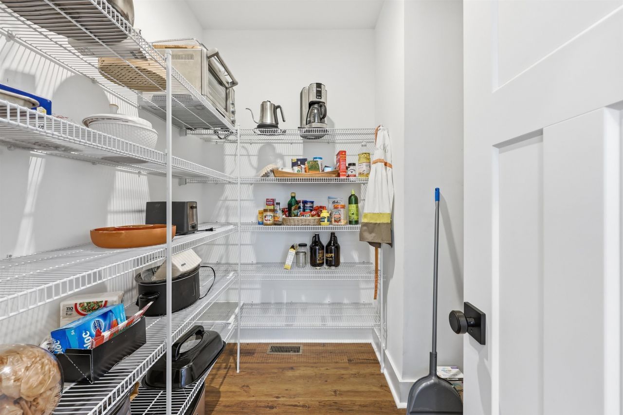 48 Half Shell Ct. Photo 8