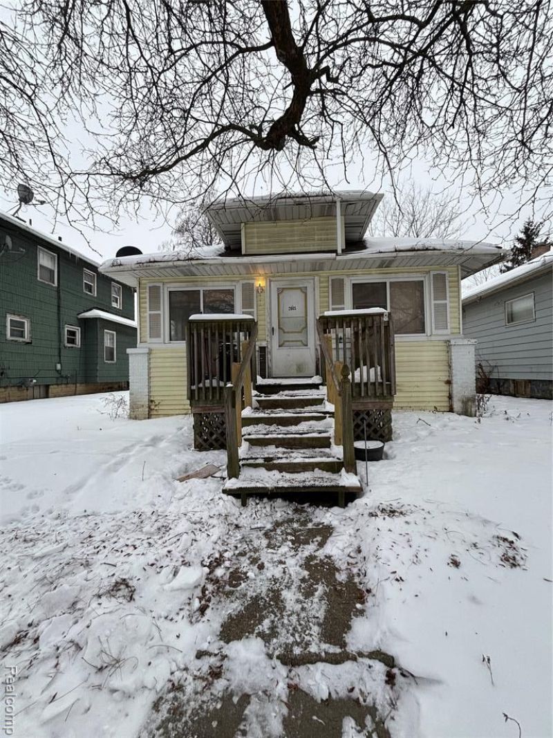 2805 Reynolds Street, Flint, MI 48503 Main Photo
