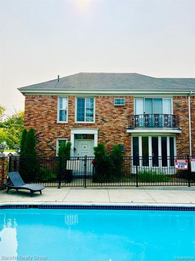 2356 W 14 Mile Road, Royal Oak, MI 48073 Main Photo