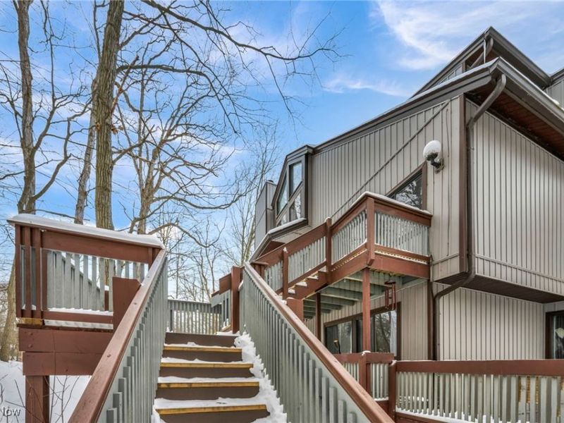 2189 Pinebrook Trail, Cuyahoga Falls, OH 44223 Photo 2