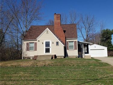 5411 Columbus Road NE, Louisville, OH 44641