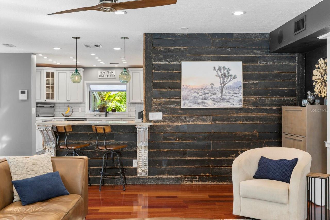 10402 Oakbrook Drive, Tampa, FL 33618 Photo