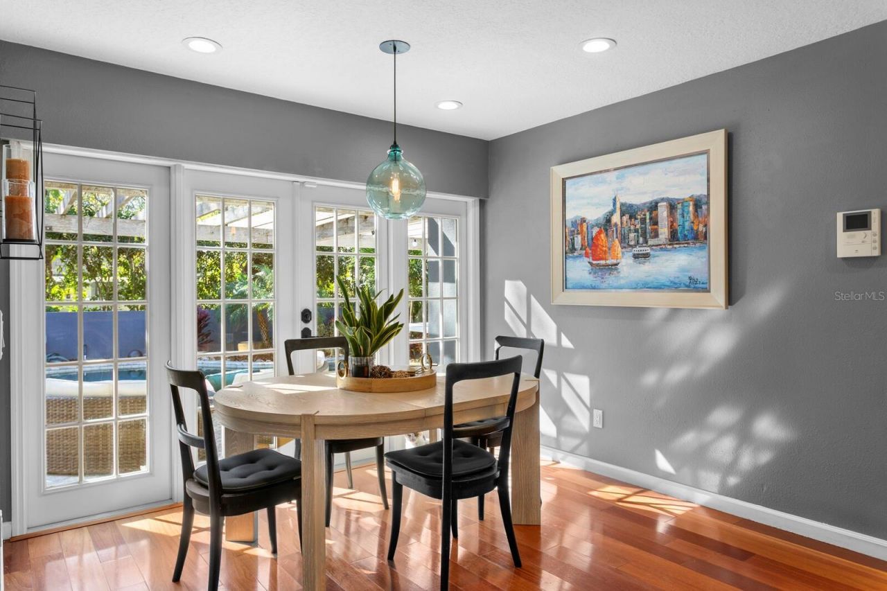 10402 Oakbrook Drive, Tampa, FL 33618 Photo