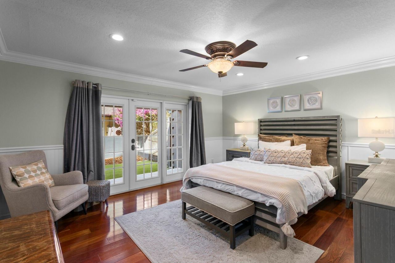 10402 Oakbrook Drive, Tampa, FL 33618 Photo