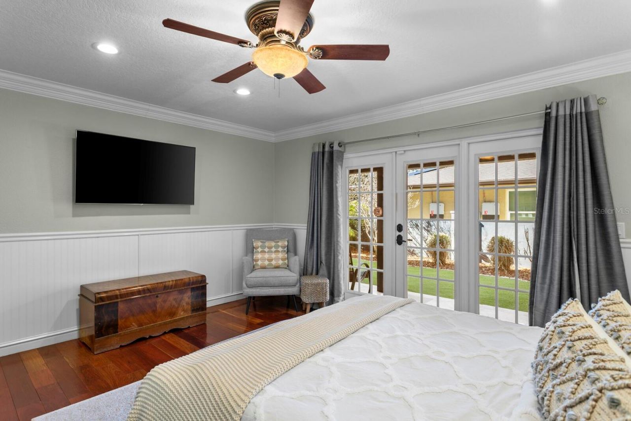 10402 Oakbrook Drive, Tampa, FL 33618 Photo