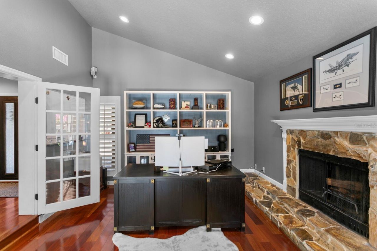 10402 Oakbrook Drive, Tampa, FL 33618 Photo