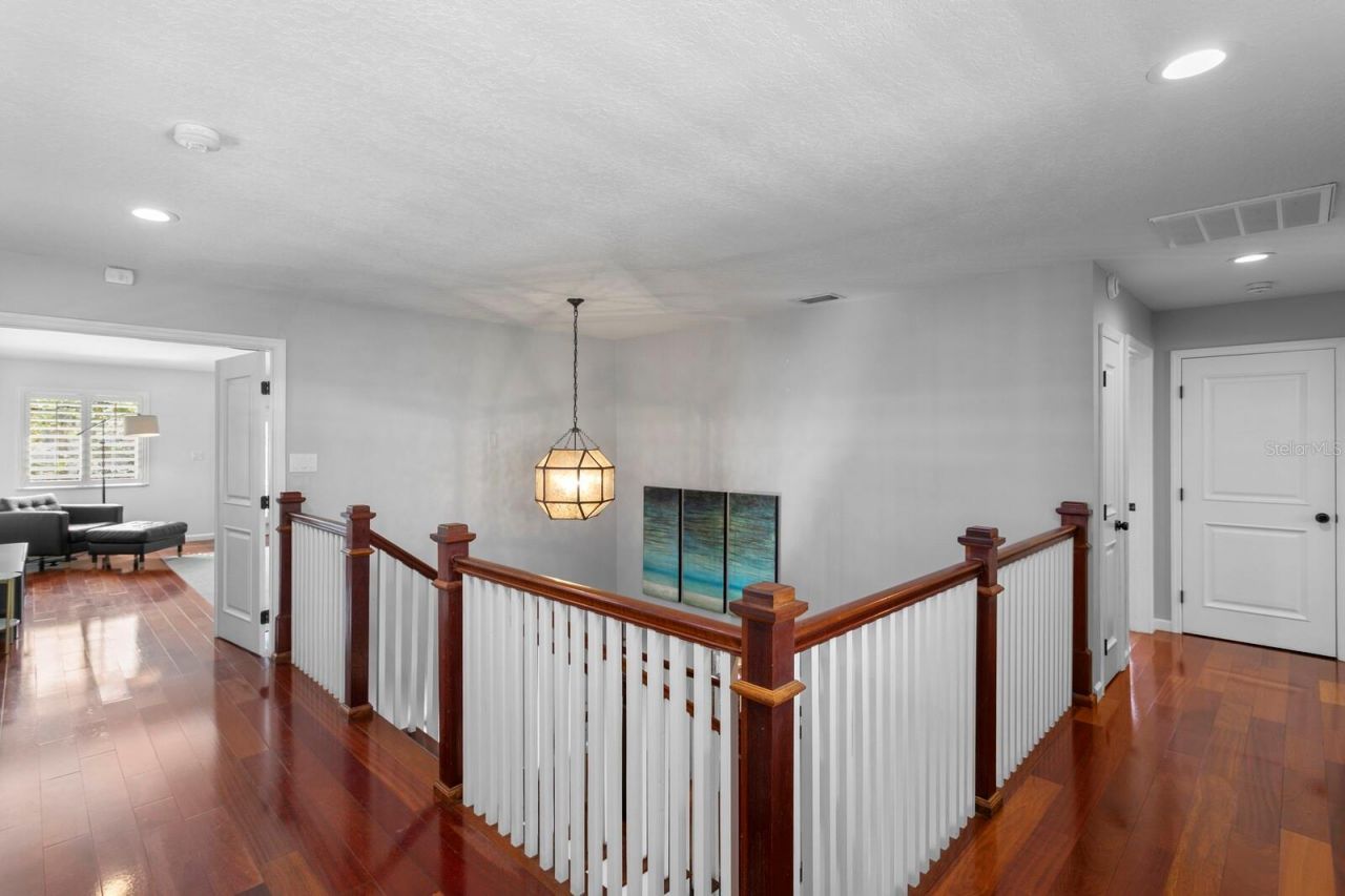 10402 Oakbrook Drive, Tampa, FL 33618 Photo