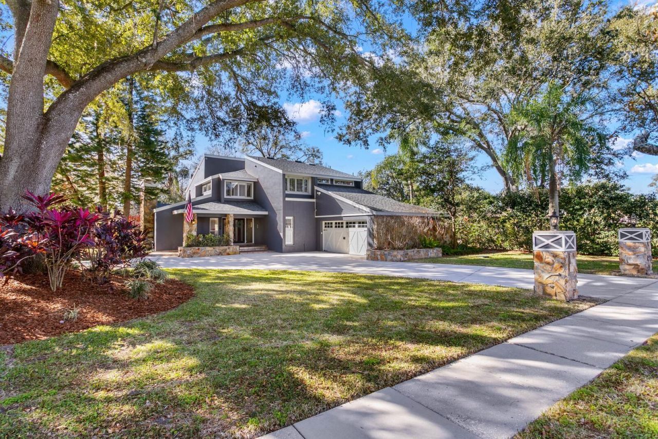 10402 Oakbrook Drive, Tampa, FL 33618 Photo