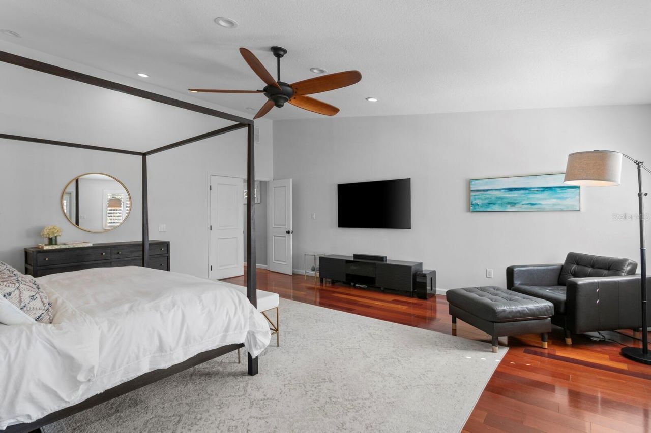 10402 Oakbrook Drive, Tampa, FL 33618 Photo