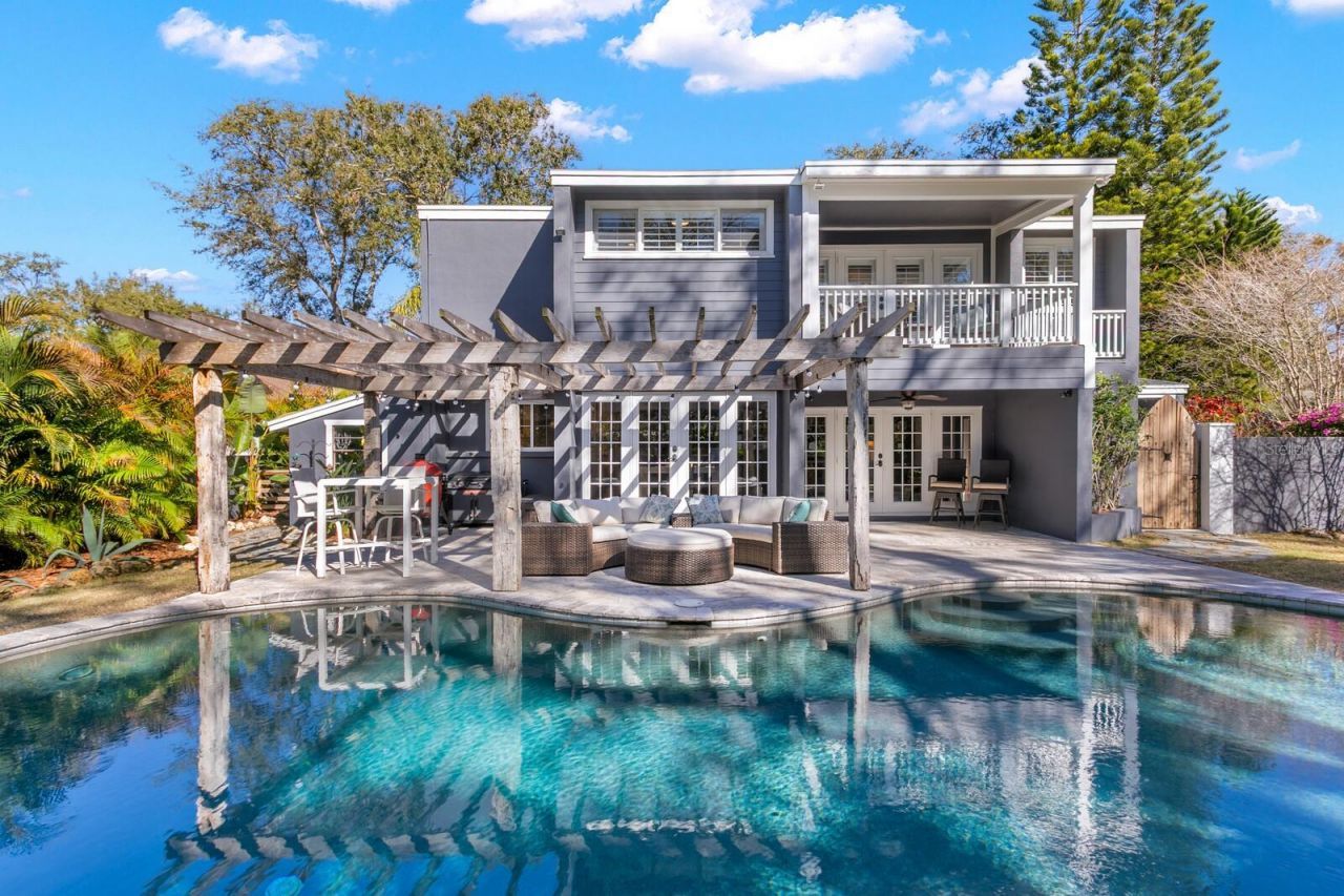 10402 Oakbrook Drive, Tampa, FL 33618 Photo