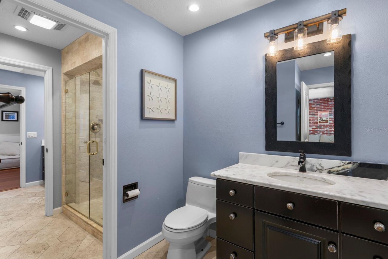 10402 Oakbrook Drive, Tampa, FL 33618 Photo