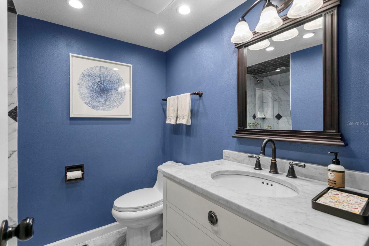 10402 Oakbrook Drive, Tampa, FL 33618 Photo