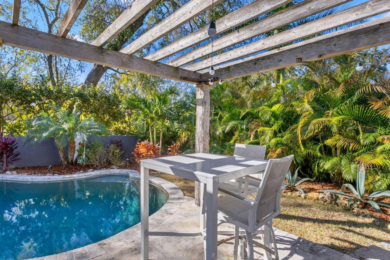 10402 Oakbrook Drive, Tampa, FL 33618 Photo