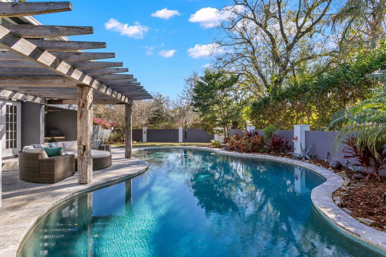 10402 Oakbrook Drive, Tampa, FL 33618 Photo