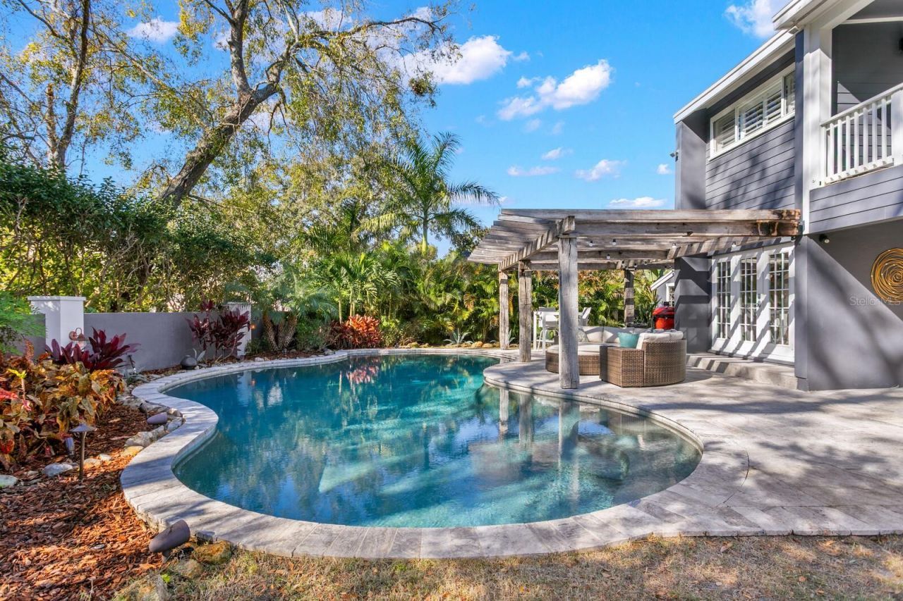 10402 Oakbrook Drive, Tampa, FL 33618 Photo