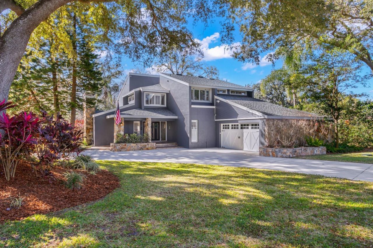 10402 Oakbrook Drive, Tampa, FL 33618 Photo