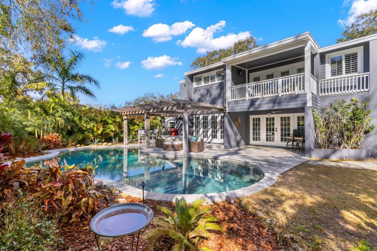 10402 Oakbrook Drive, Tampa, FL 33618 Photo