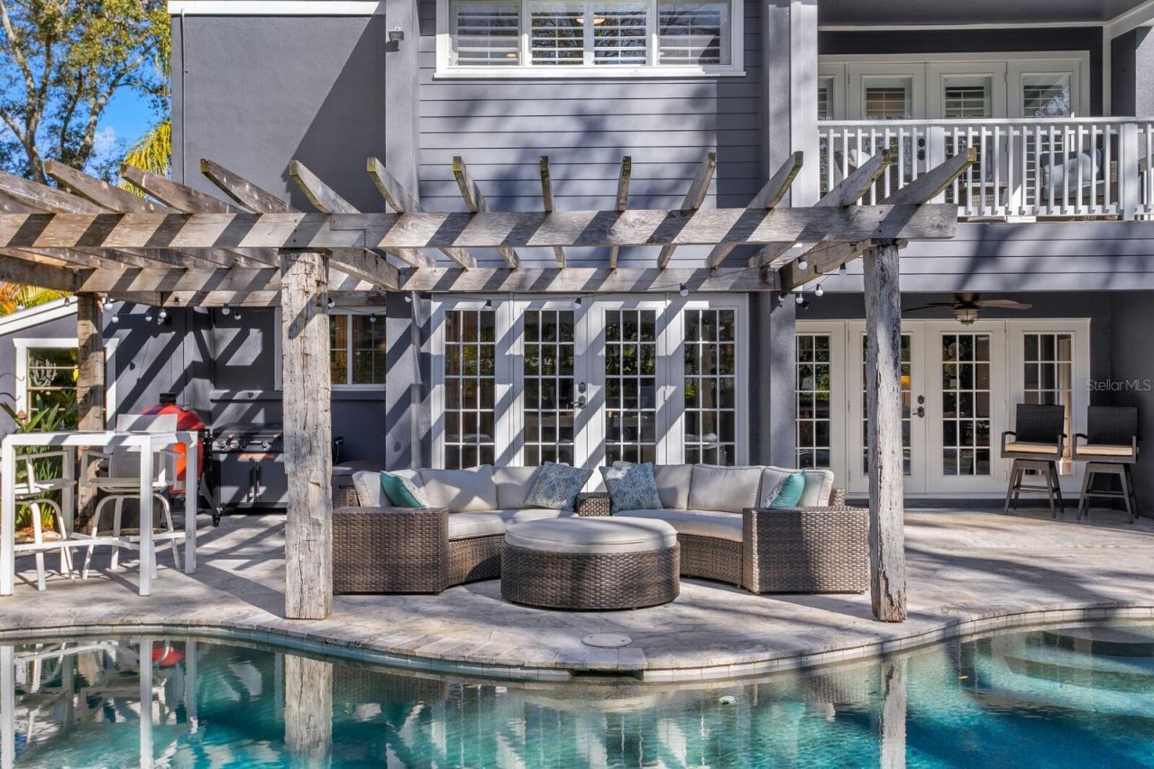 10402 Oakbrook Drive, Tampa, FL 33618 Photo