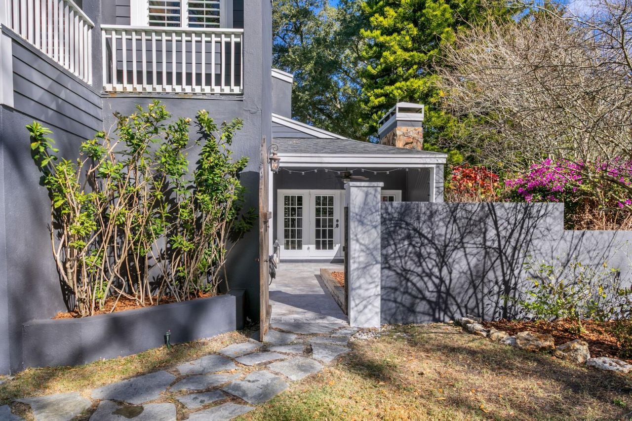 10402 Oakbrook Drive, Tampa, FL 33618 Photo