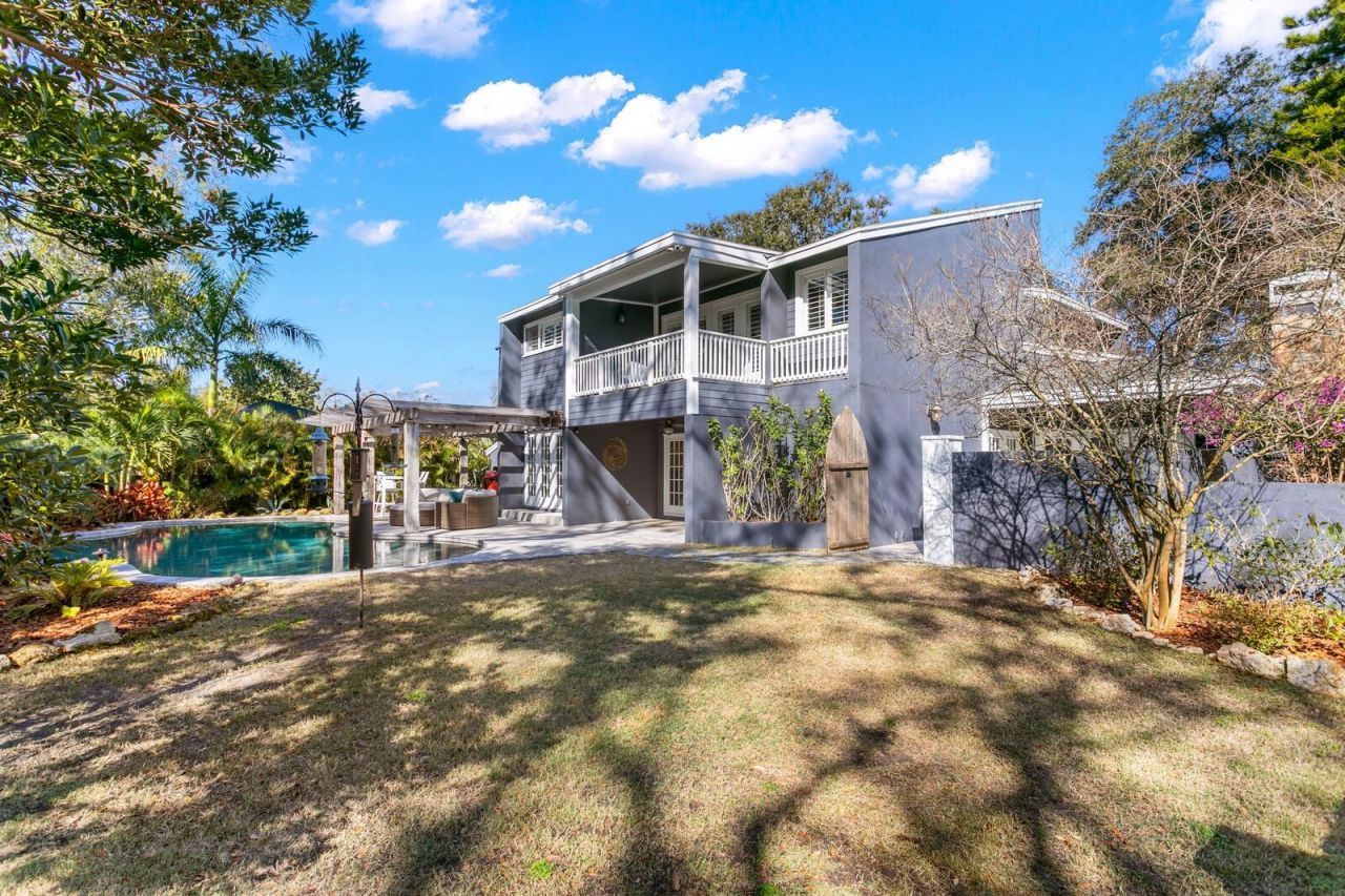 10402 Oakbrook Drive, Tampa, FL 33618 Photo