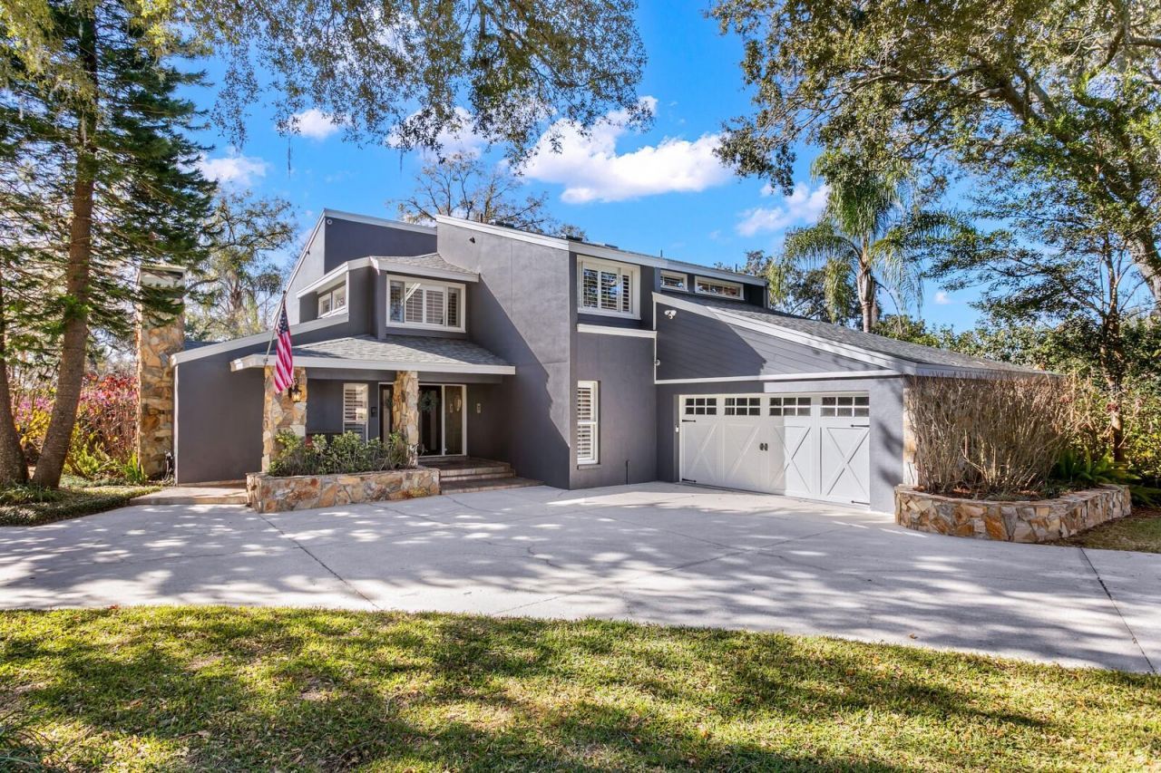 10402 Oakbrook Drive, Tampa, FL 33618 Photo