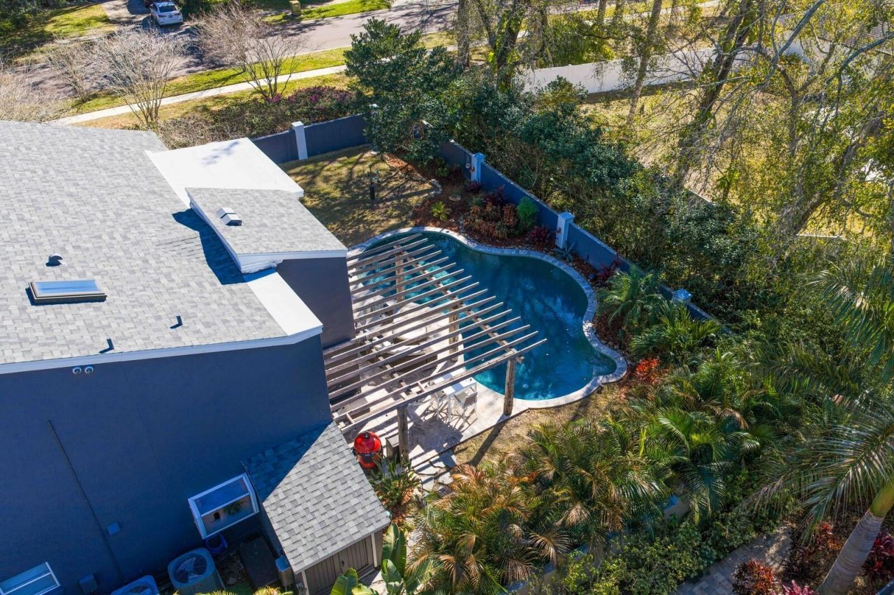 10402 Oakbrook Drive, Tampa, FL 33618 Photo