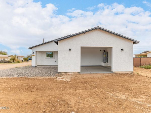 200 Gompers Circle, Morristown, AZ 85342