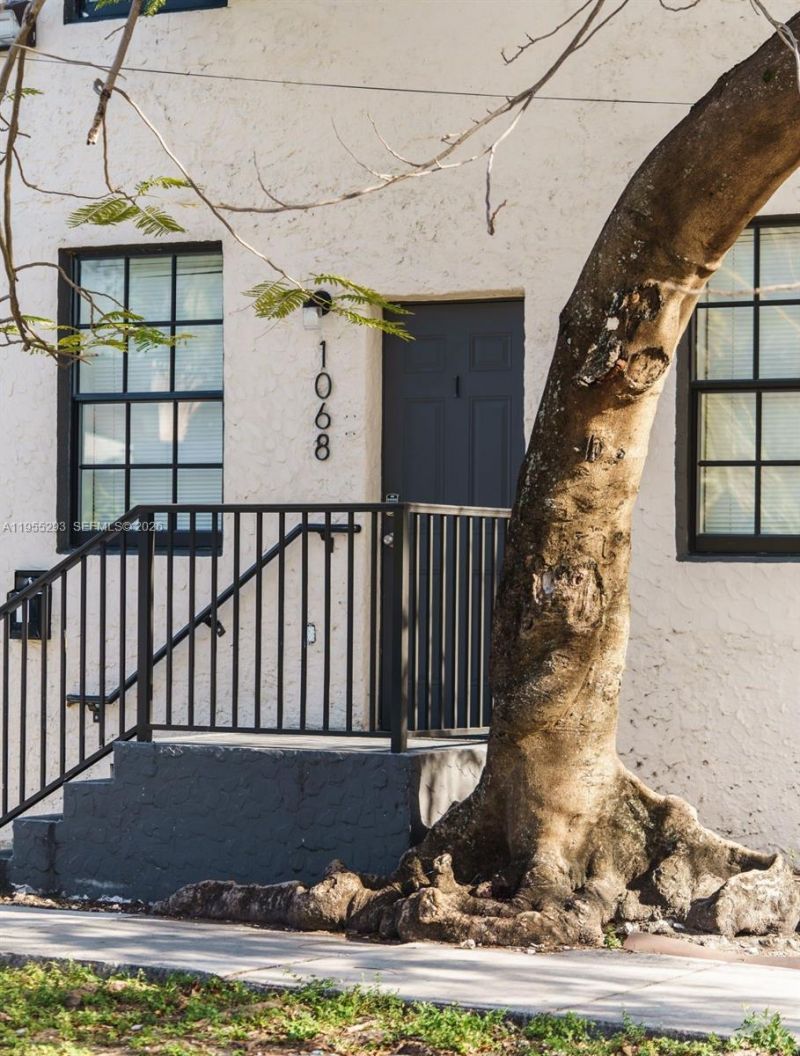 1068 NW 5th St , Miami, FL 33128 Photo