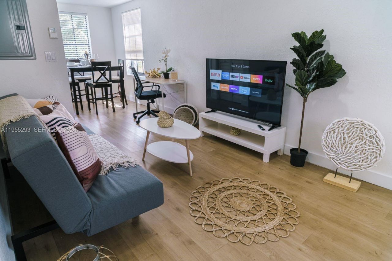 1068 NW 5th St , Miami, FL 33128 Photo