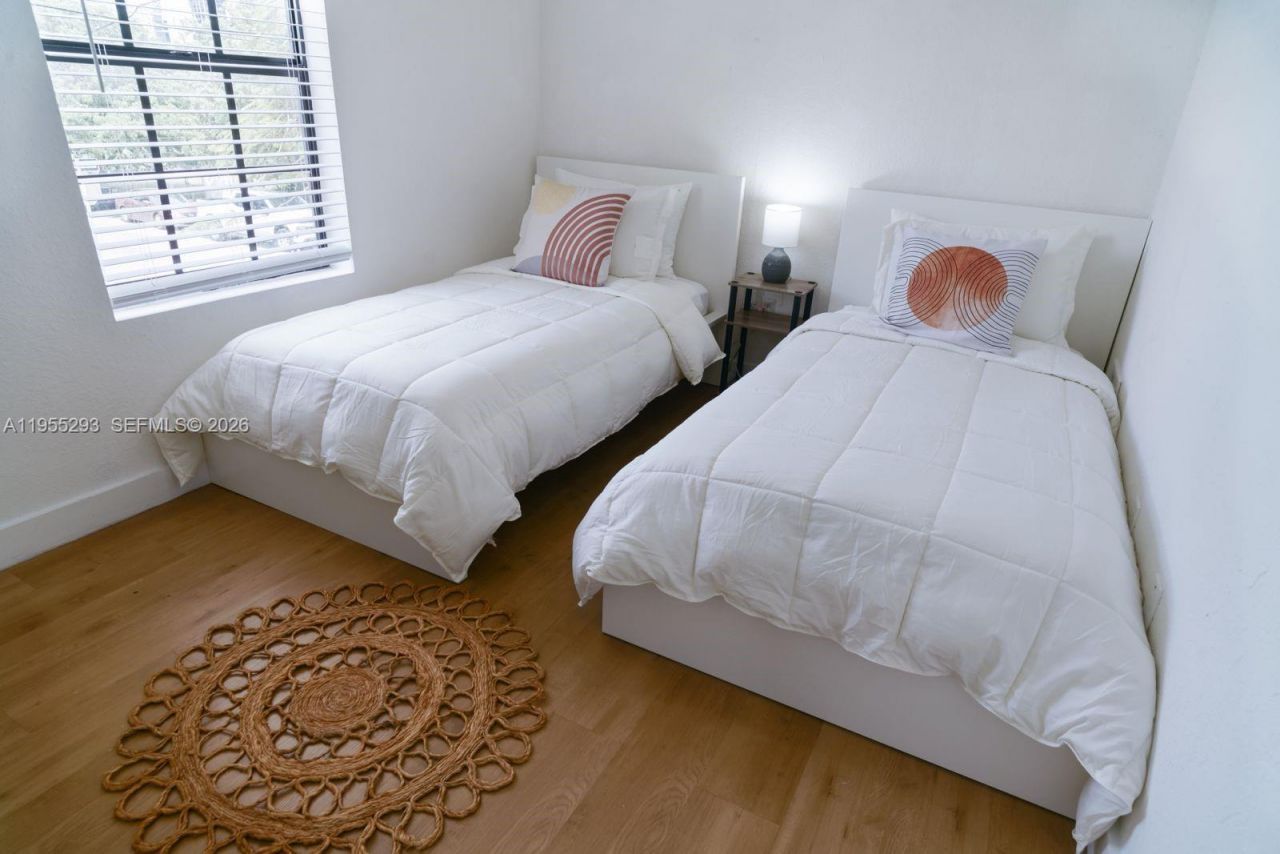 1068 NW 5th St , Miami, FL 33128 Photo