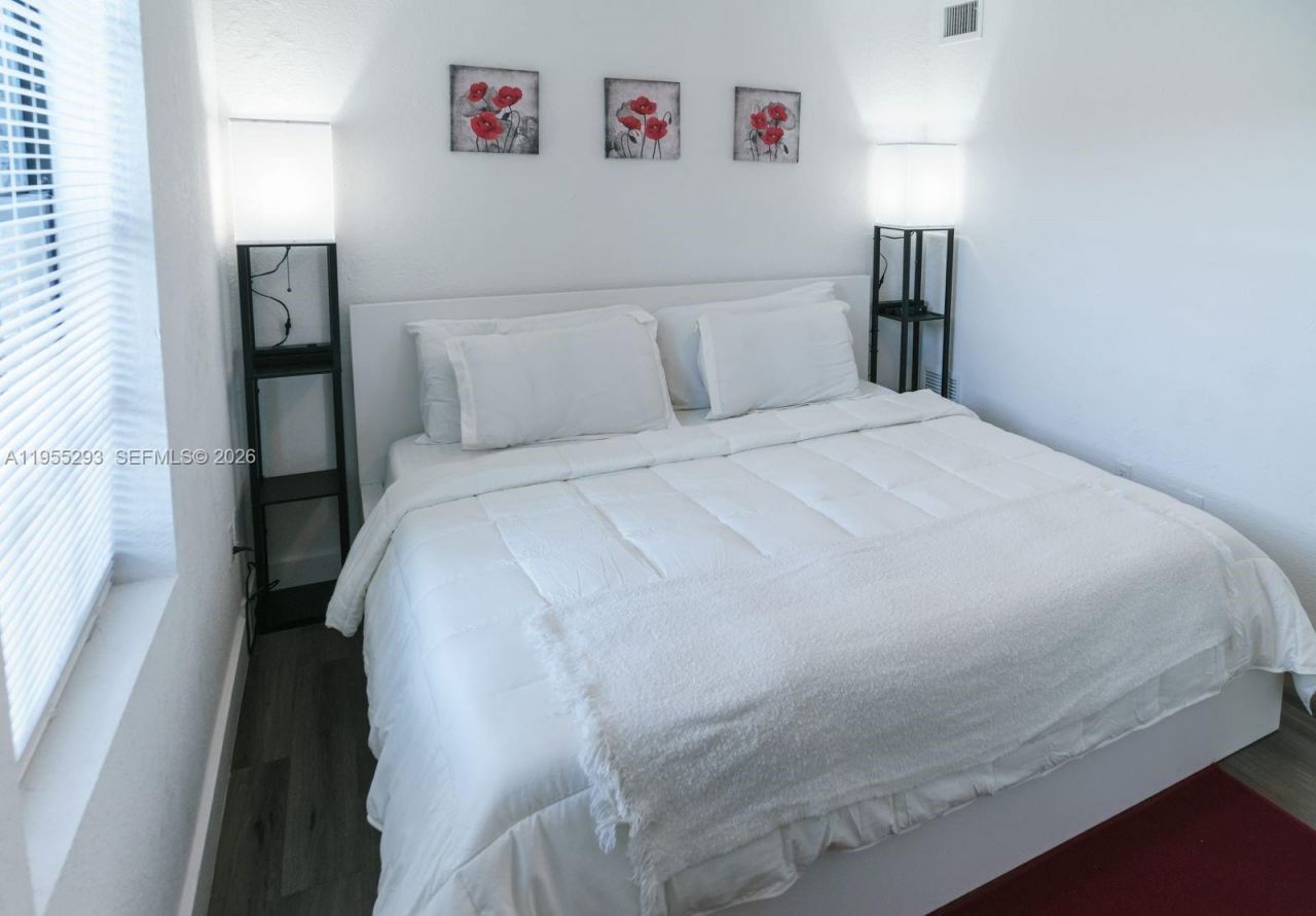 1068 NW 5th St , Miami, FL 33128 Photo