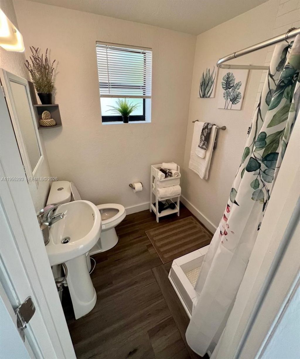 1068 NW 5th St , Miami, FL 33128 Photo