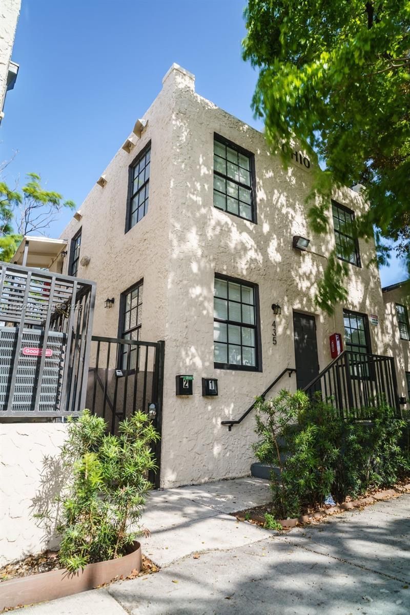 1068 NW 5th St , Miami, FL 33128 Photo