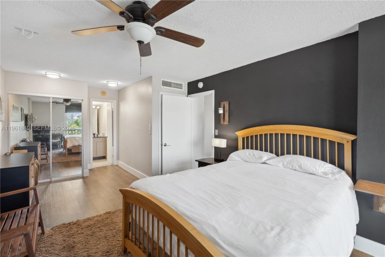 1020 Meridian Ave, Unit 403, Miami Beach, FL 33139 Photo