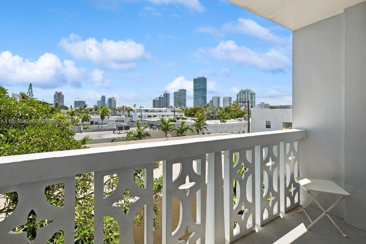 1020 Meridian Ave, Unit 403, Miami Beach, FL 33139 Photo