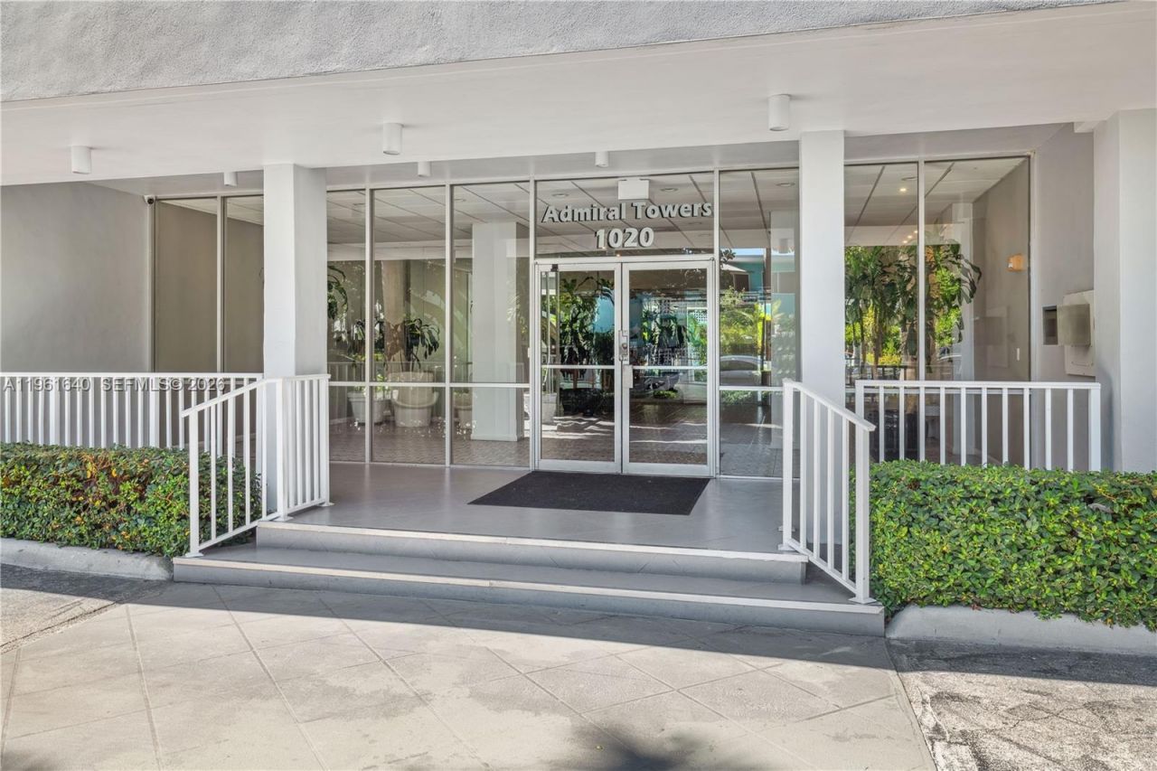 1020 Meridian Ave, Unit 403, Miami Beach, FL 33139 Photo