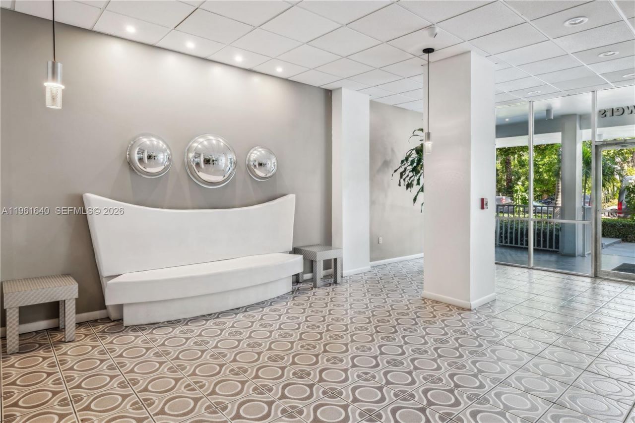 1020 Meridian Ave, Unit 403, Miami Beach, FL 33139 Photo